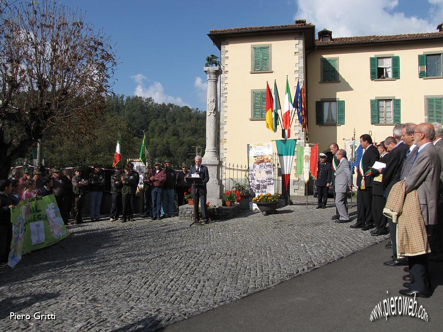 05 Bernardino Luiselli rievoca la ricorrenza.jpg